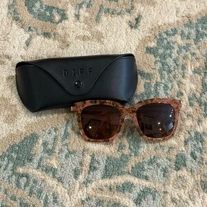 DIFF Bella Pink Tortoise Shell Sunglasses